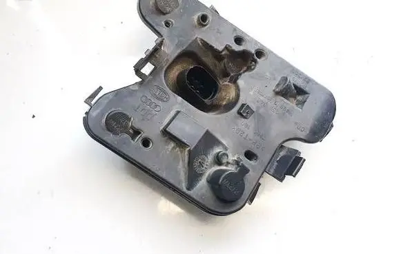 Audi A4 S4 B6 8E 8H Tail light bulb cover holder 153948