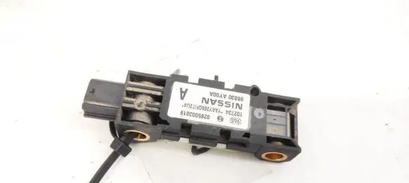 Nissan Note (E11) Airbag deployment crash/impact sensor 98830AY00A 0285003019
