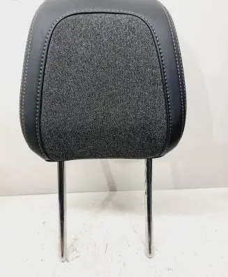Peugeot 3008 II Front seat headrest 16464668ZE