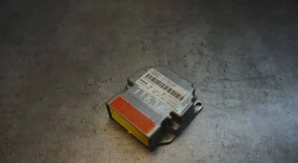 Audi TT TTS Mk2 Airbag control unit/module 8J0959655