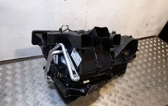 Mercedes-Benz CLA C117 X117 W117 Interior heater climate box assembly A2468301702