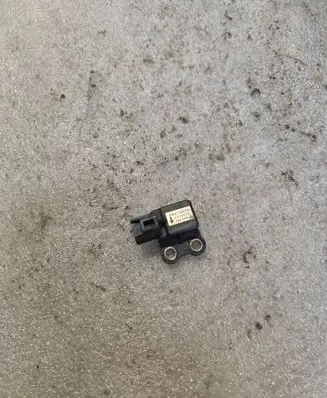 Mitsubishi Pajero Airbag deployment crash/impact sensor X2T22371A
