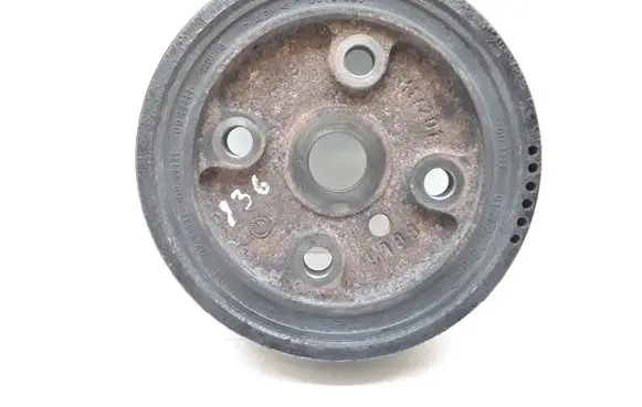 Volvo XC90 Crankshaft pulley 30731865
