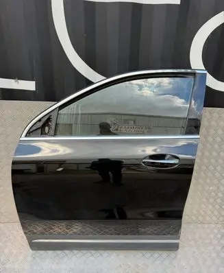 Mercedes-Benz EQA Front door 