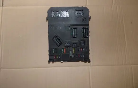 Citroen C3 Fuse module 9650585880