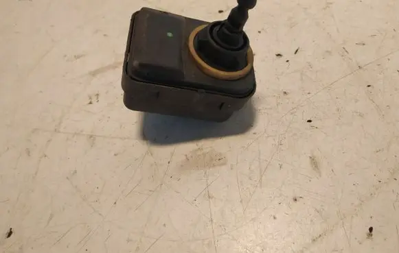 Toyota RAV 4 (XA30) Headlight level adjustment motor 