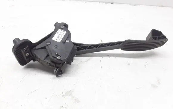 Volvo S60 Accelerator throttle pedal 30636004
