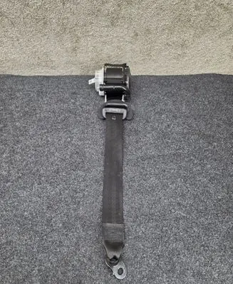Rear seatbelt