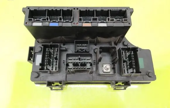 Dodge Caliber Comfort/convenience module P68028007AD