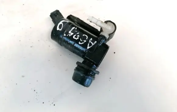 Ford Mondeo Mk III Windscreen/windshield washer pump