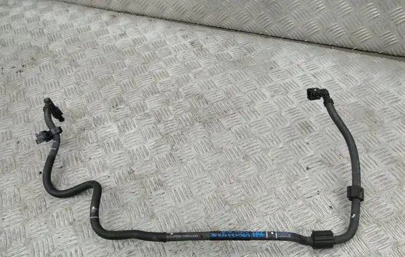 Volkswagen Polo VI Fuel line pipe