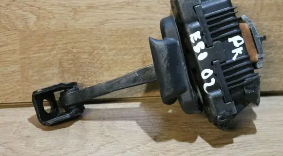 BMW 3 E90 E91 Front door check strap stopper