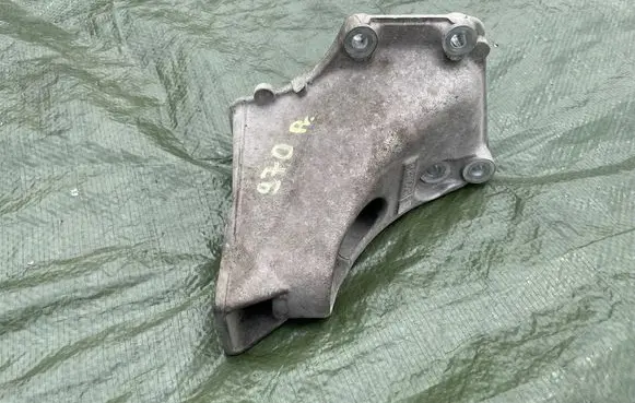 Porsche Panamera (970) Engine mounting bracket 94811521123