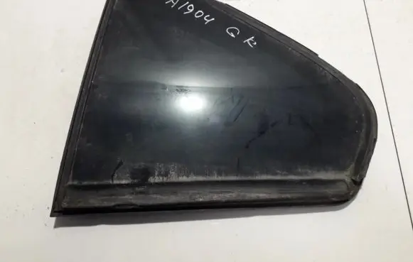 Rear vent window glass