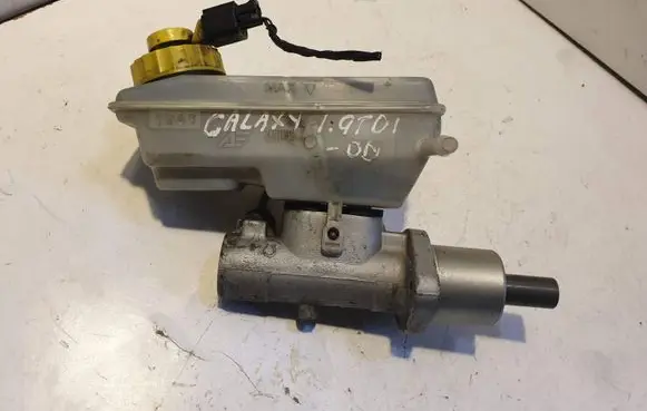 Master brake cylinder