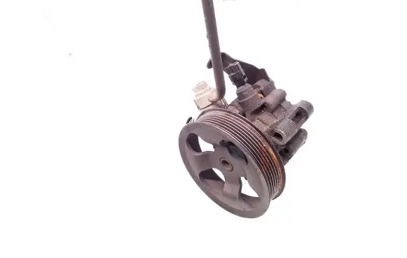 Toyota Avensis T250 Power steering pump 32100