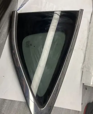 Honda CR-V Rear side window E643R006723