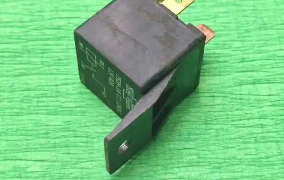 Nissan Almera N16 Other relay 792H1AC1 C0145 12V40A