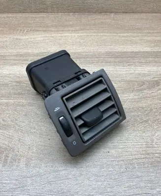 Volvo V50 Dashboard side air vent grill/cover trim 1705040531A