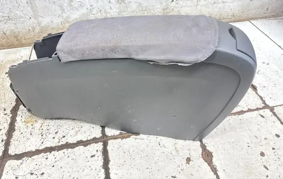 Toyota Prius (NHW20) Armrest