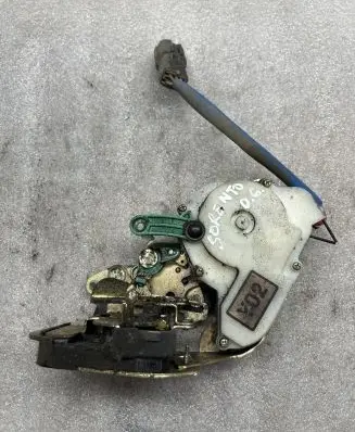KIA Sorento Rear door lock 041104