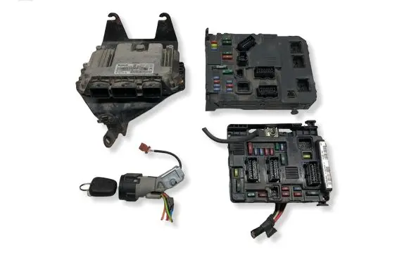 Citroen Berlingo Engine ECU kit and lock set 9661032980 9650618280 9648445180