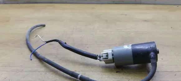 Toyota Auris 150 Windscreen/windshield washer pump 30892 070322A 305762