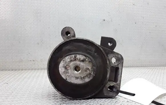 Ford Mondeo Mk III Engine mount bracket 1S719F012CE