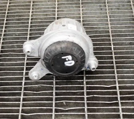 Mercedes-Benz C W205 Engine mount bracket A2052407700