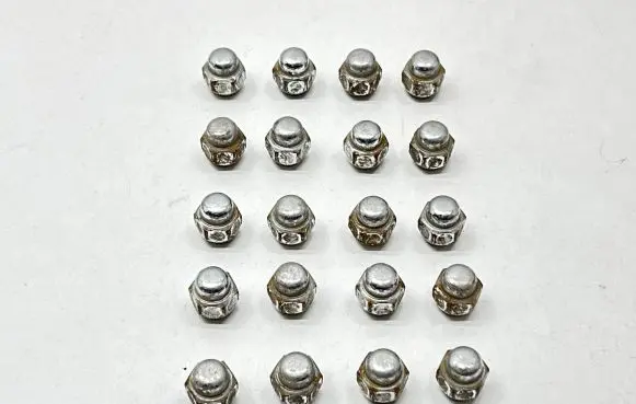 Nissan e-NV200 Nuts/bolts 