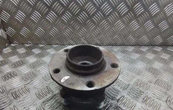 BMW 7 E65 E66 Rear wheel hub