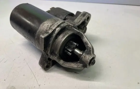 Volkswagen PASSAT B5 Starter motor