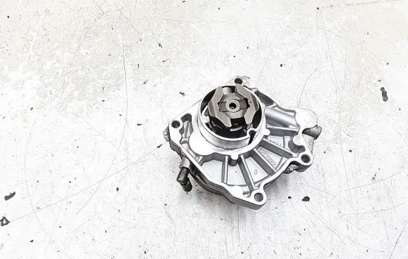 Opel Insignia A Vacuum pump