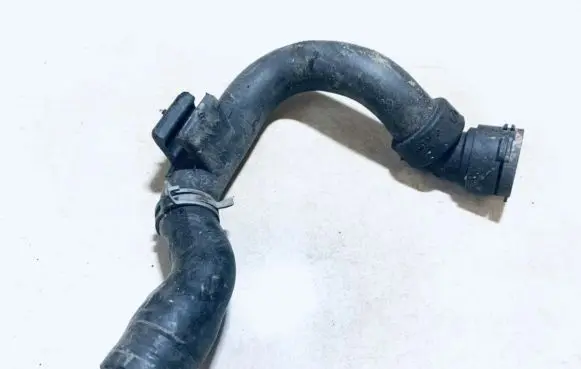 Skoda Superb B5 (3U) Engine coolant pipe/hose 8d0121101ad