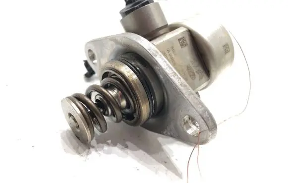 Citroen C3 Picasso Fuel injection high pressure pump 9805614880