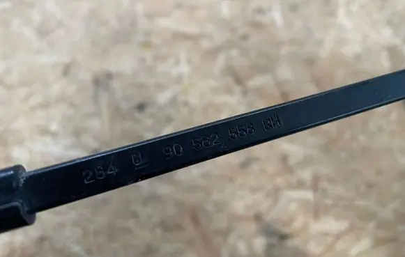 Opel Zafira A Front wiper blade arm 90582558