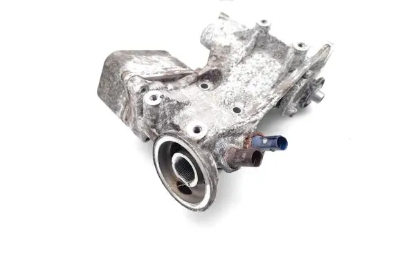 Oil filter mounting bracket
