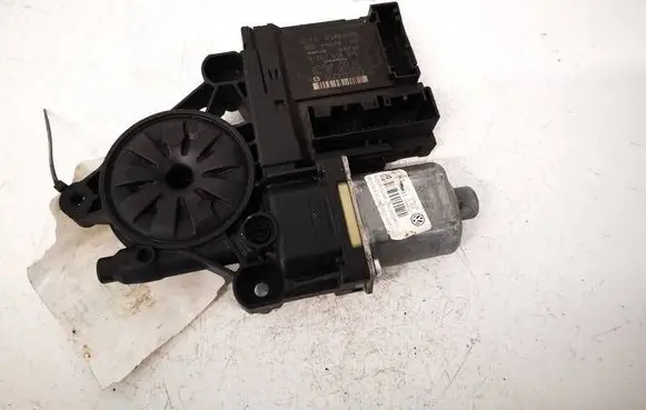 Volkswagen PASSAT B6 Front door window regulator motor 3C2837461L 1K0959792N