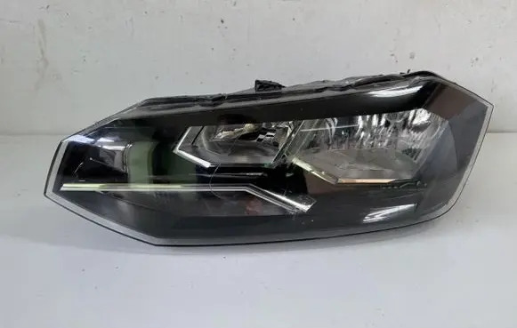 Volkswagen Polo VI Headlight/headlamp
