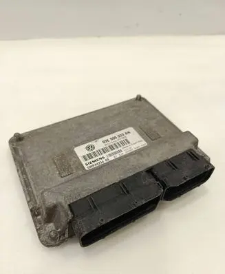 Skoda Fabia Mk2 (5J) Engine control unit/module 03E906033AN 3PG7003 5WP4423403
