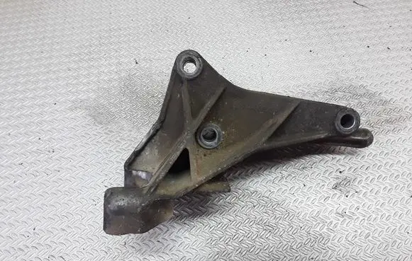 Opel Vectra B Gearbox mounting bracket 90496532