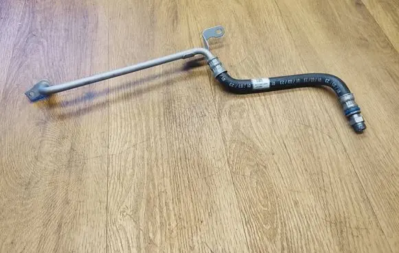 Porsche Macan (95B) Gearbox oil cooler pipe/hose 95B317826C