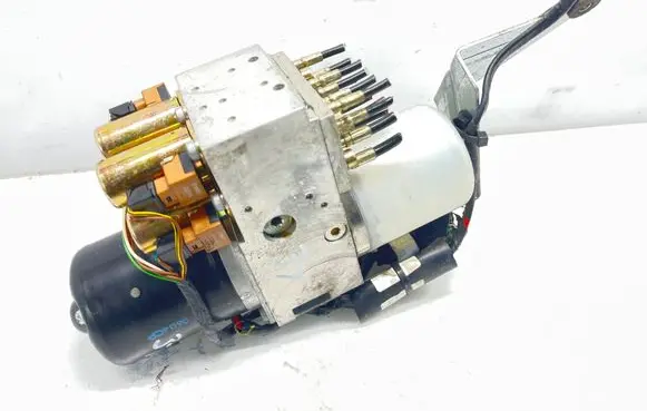 Mercedes-Benz CLK A209 C209 Convertible roof hydraulic pump A2098000330