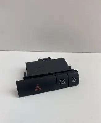 Toyota Prius (NHW20) Hazard light switch 758706
