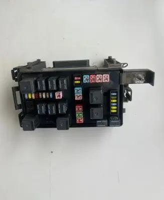 Chrysler 300 - 300C Fuse module P04692233AC 16238AC 120006183516