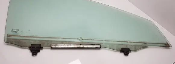 Toyota Corolla E120 E130 Front door window glass four-door