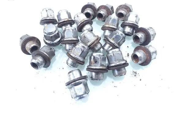 Toyota Prius (XW30) Nuts/bolts 