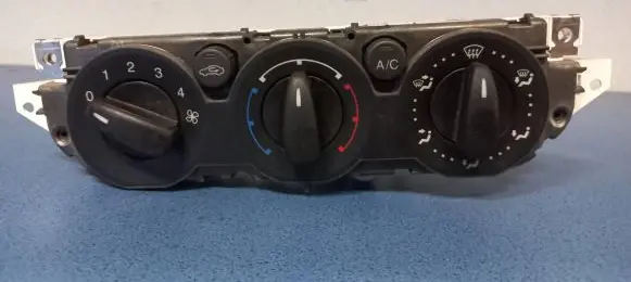 Ford Focus Climate control unit 3M5T19980AD