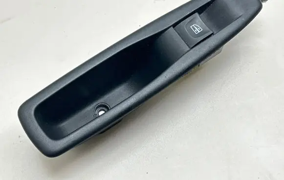 Renault Captur Electric window control switch 829614619R