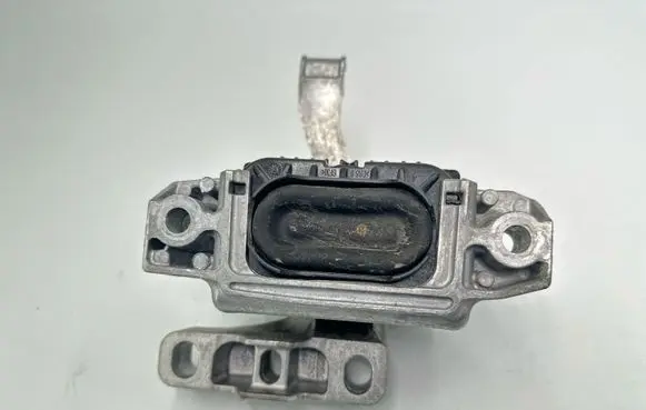 Audi A3 8Y Engine mount bracket 5WA199262D